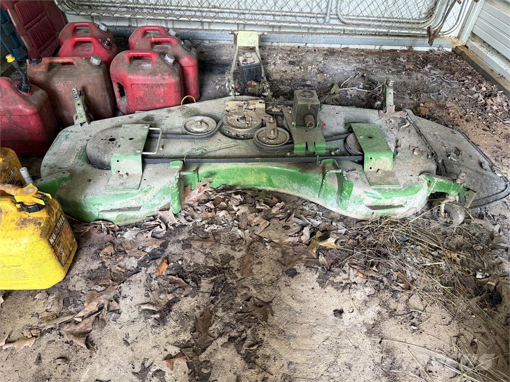 John Deere 3520 Коммунальные тракторы
