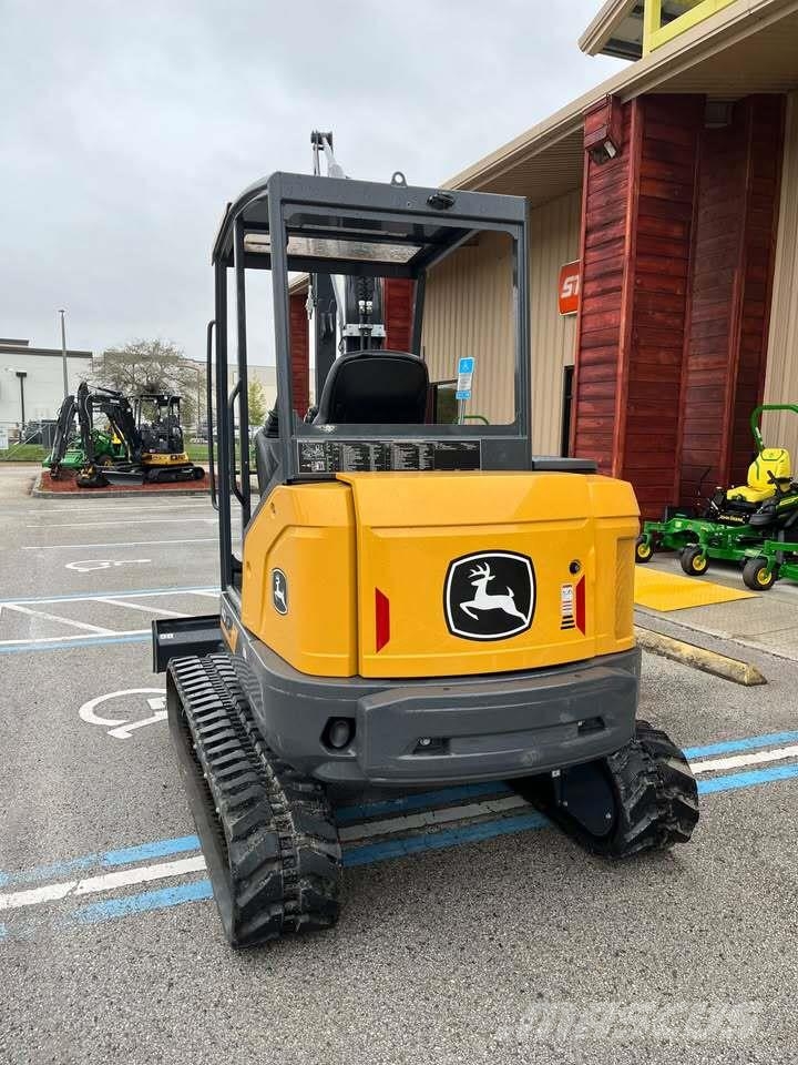 John Deere 40 P Minigraafmachines < 7t