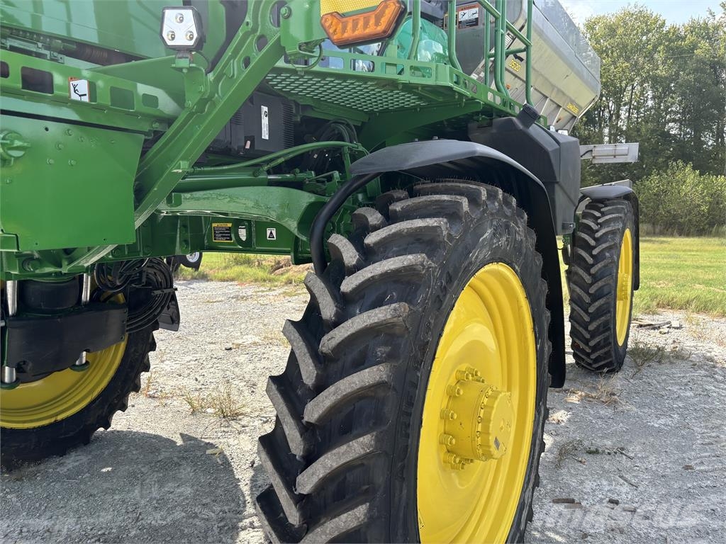 John Deere 400R Trailed sprayers