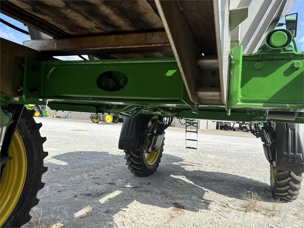 John Deere 400R Trailed sprayers