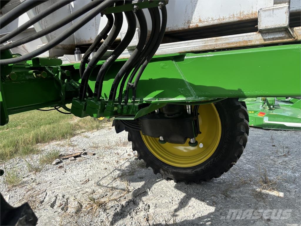 John Deere 400R Trailed sprayers
