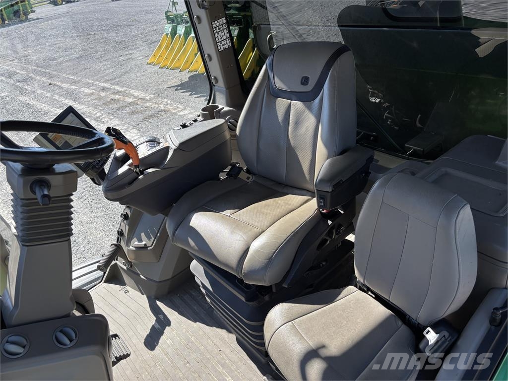 John Deere 400R 牽引式噴霧機