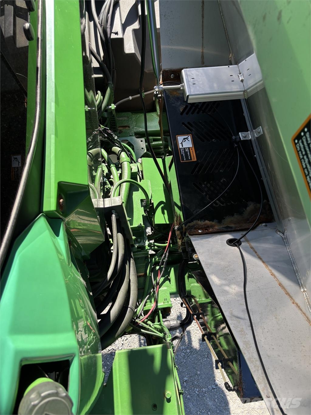 John Deere 400R 牽引式噴霧機