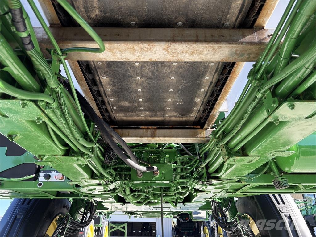 John Deere 400R 牽引式噴霧機