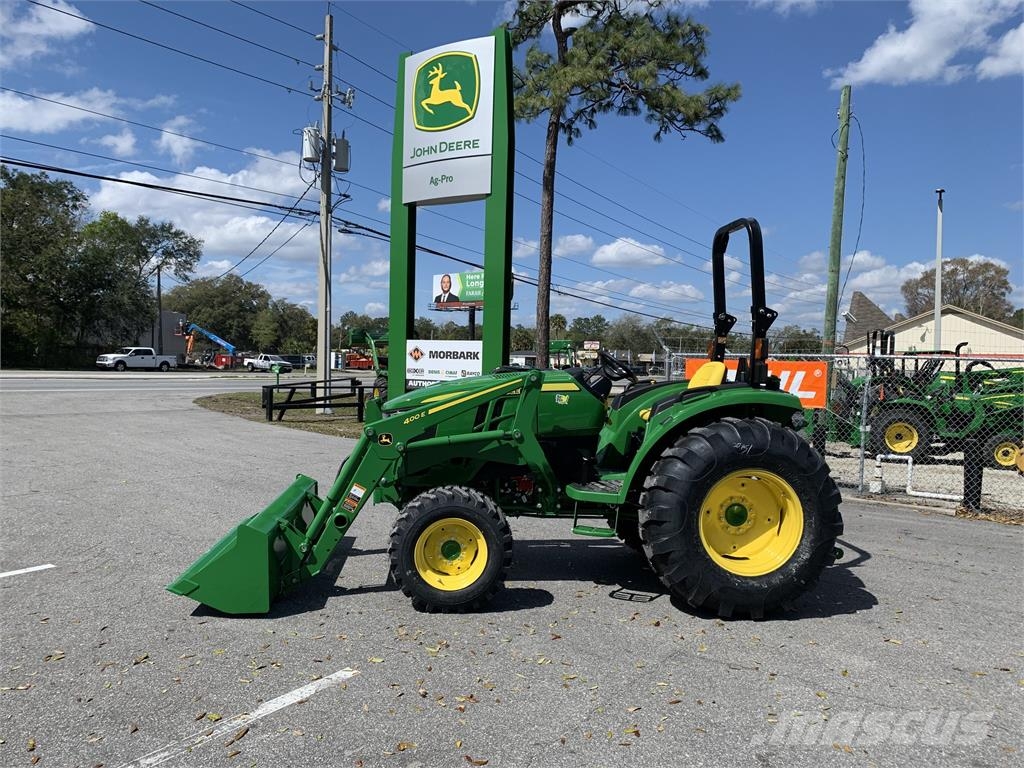 John Deere 4044M Traktory