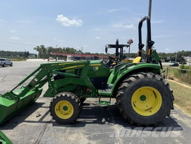 John Deere 4044M Traktory