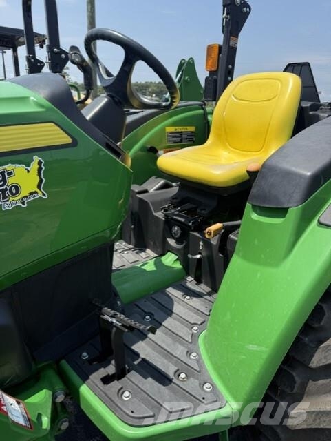 John Deere 4044M Traktory