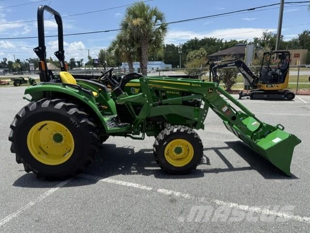 John Deere 4044M Traktory