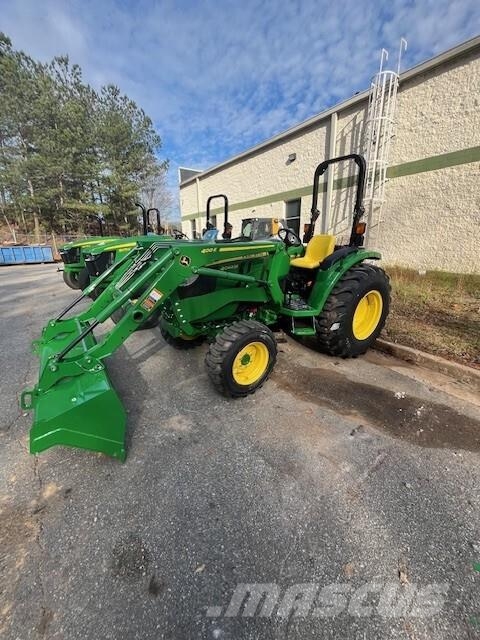 John Deere 4044M Traktory