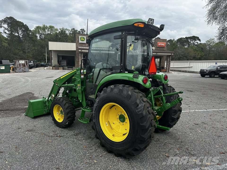 John Deere 4066R Трактори