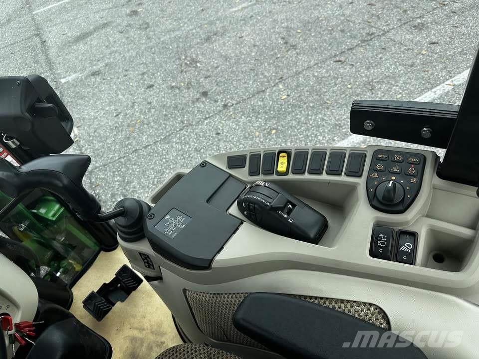 John Deere 4066R Трактори