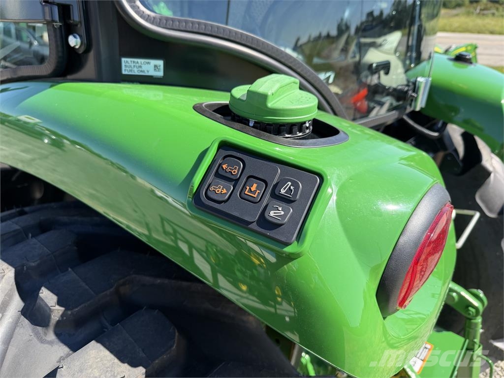 John Deere 4066R 소형 트랙터