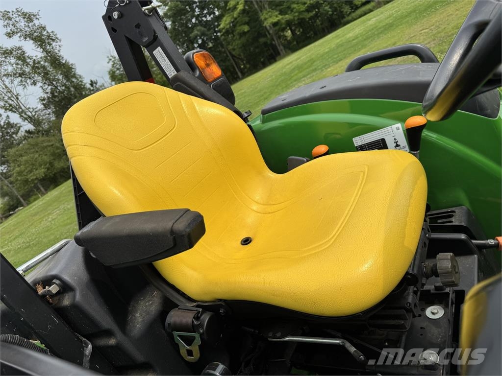 John Deere 4066R 소형 트랙터