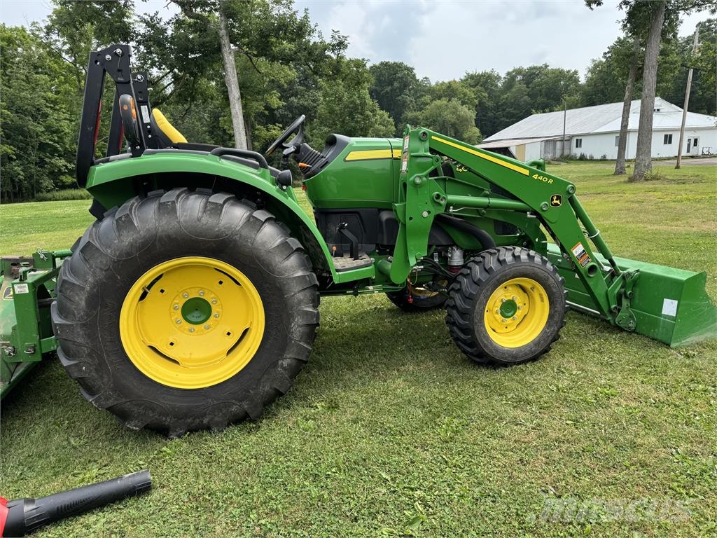 John Deere 4066R 소형 트랙터