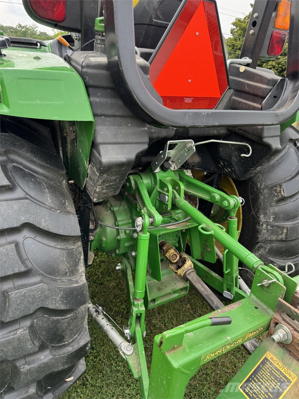 John Deere 4066R 소형 트랙터