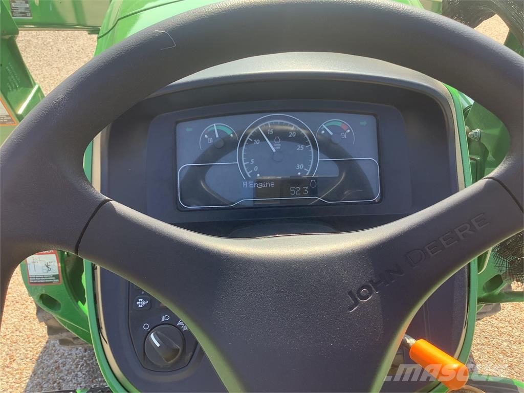 John Deere 4066M Трактори