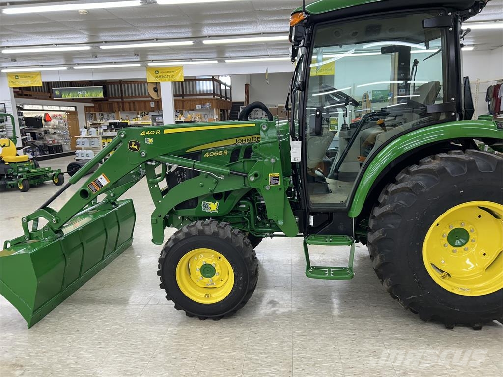 John Deere 4066R Taajamatraktorit