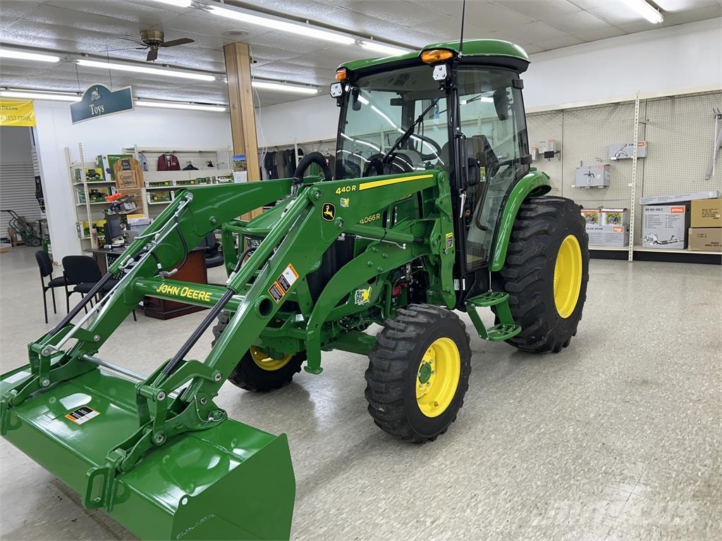 John Deere 4066R Taajamatraktorit