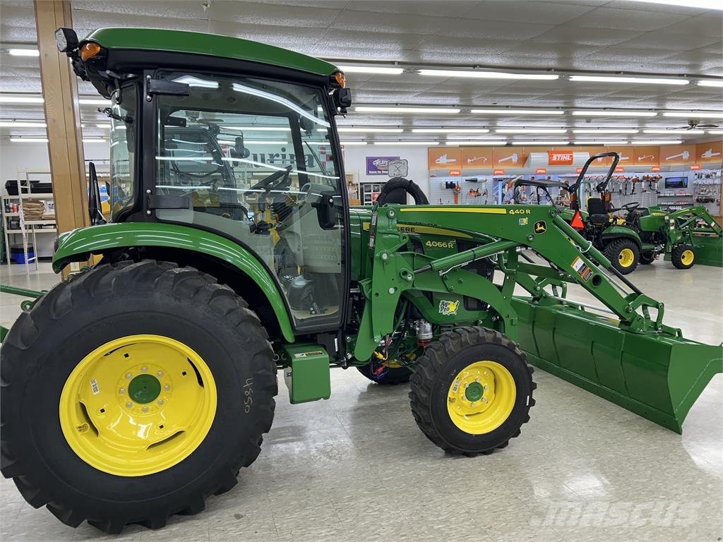 John Deere 4066R Taajamatraktorit