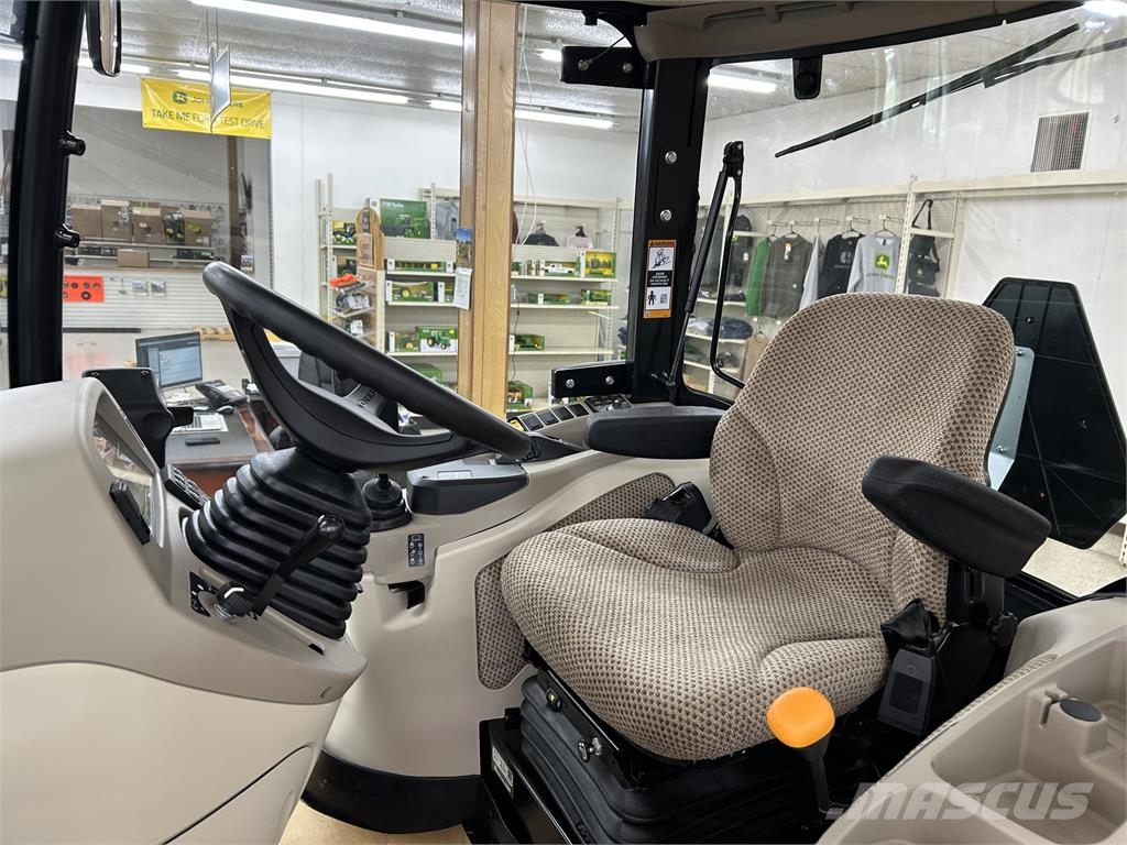 John Deere 4066R Taajamatraktorit