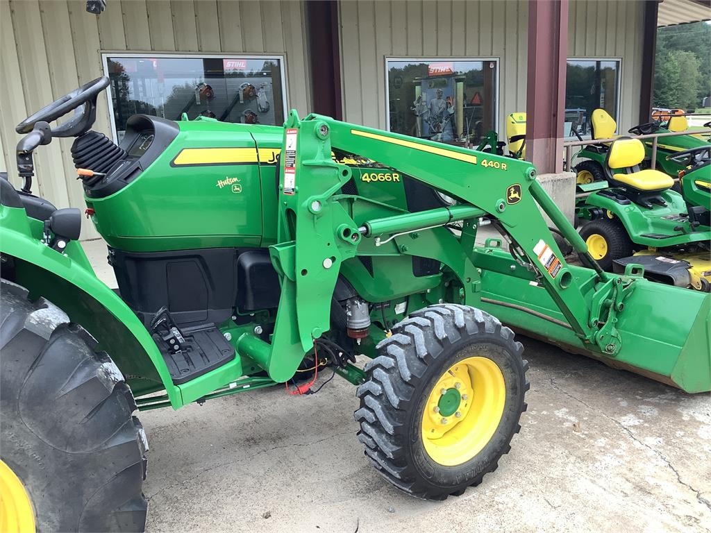 John Deere 4066R Traktoren