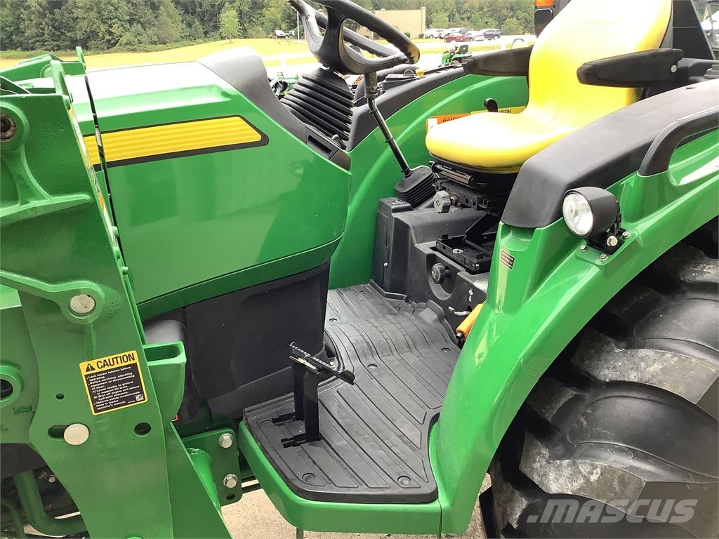 John Deere 4066R Traktoren