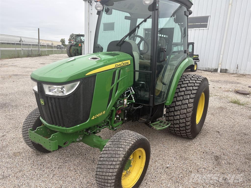 John Deere 4066R 트랙터