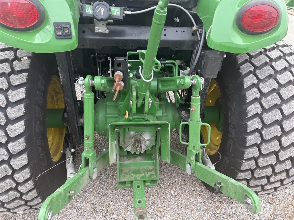 John Deere 4066R 트랙터