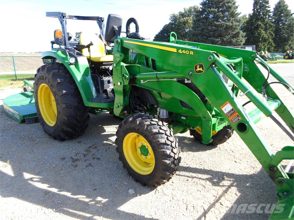 John Deere 4066R Traktorji