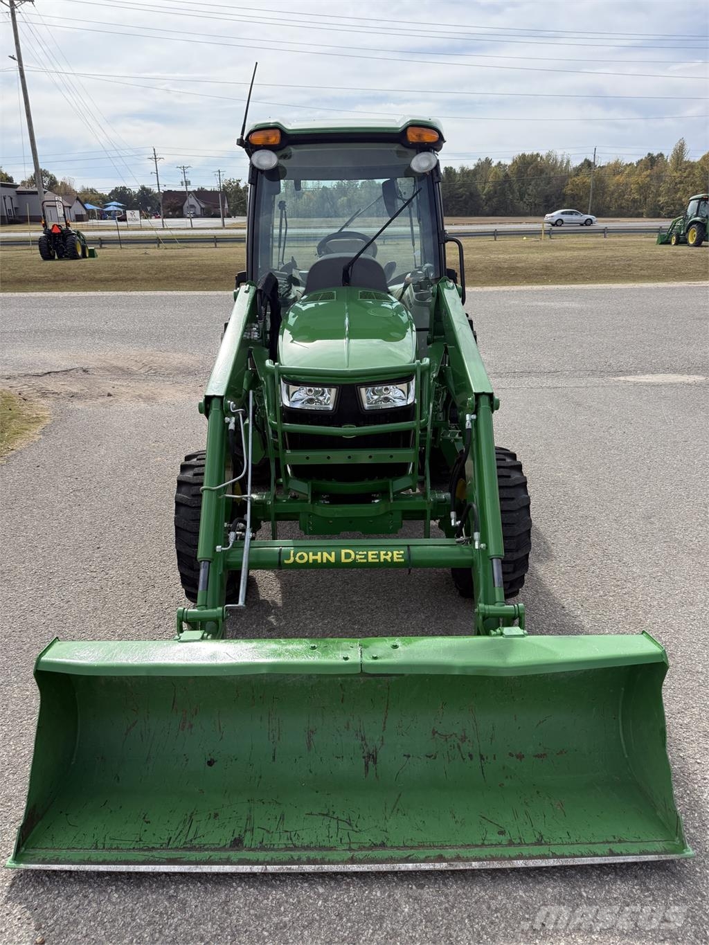 John Deere 4066R Traktorer
