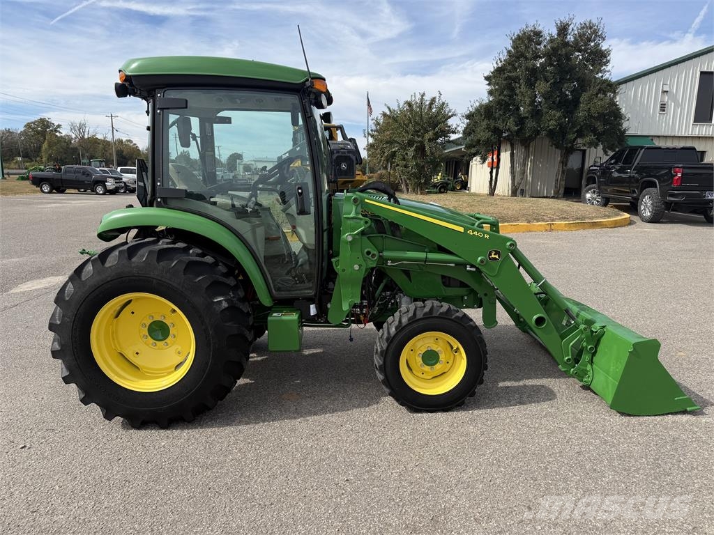 John Deere 4066R Traktorer