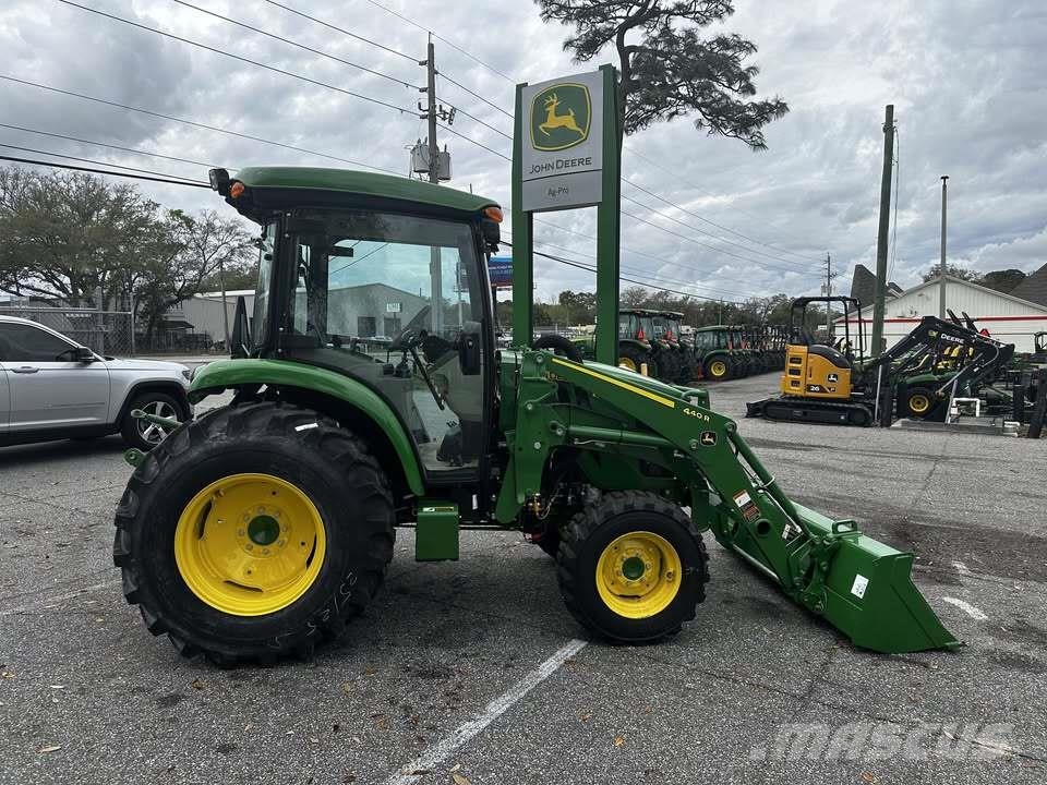 John Deere 4066R Трактори