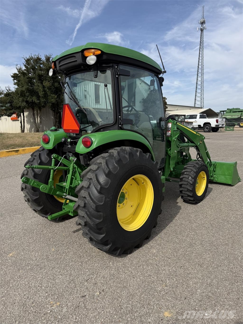 John Deere 4066R Traktorer