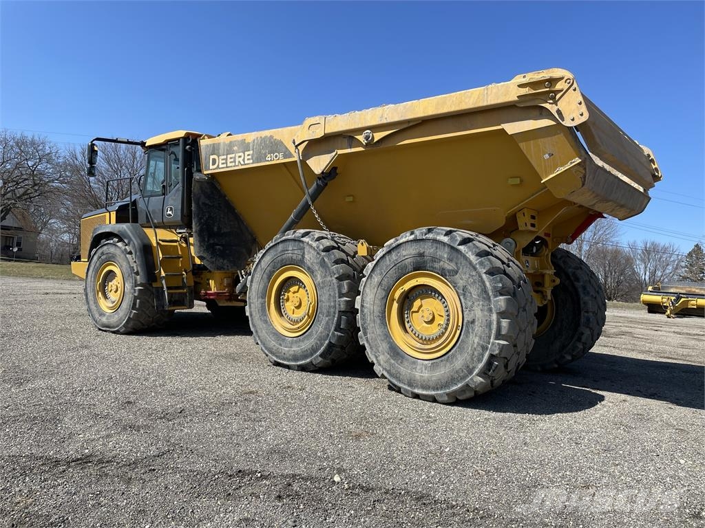 John Deere 410E Articulated Haulers