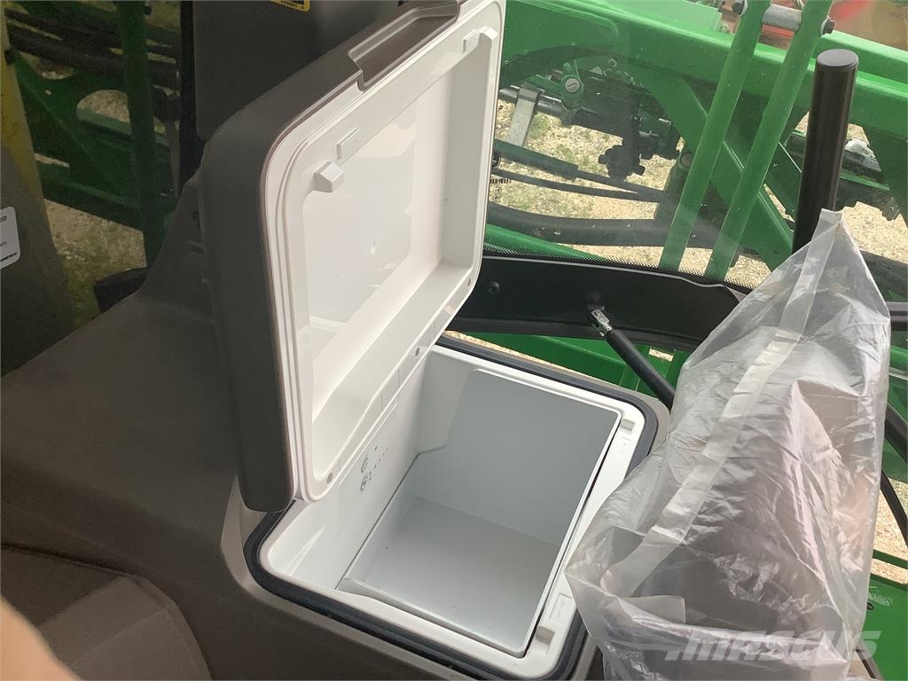 John Deere 410R Çekilir pülverizatörler