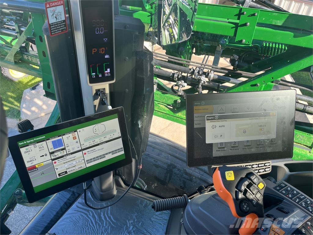 John Deere 410R Trailed sprayers