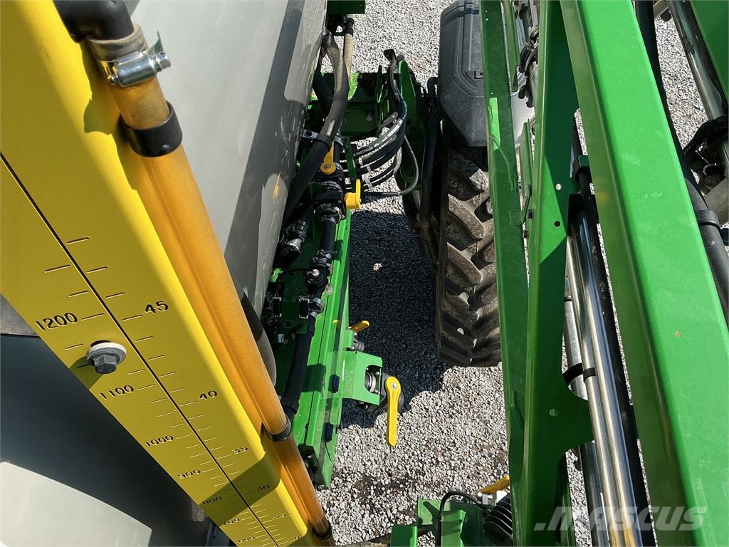 John Deere 412R Ťahané postrekovače