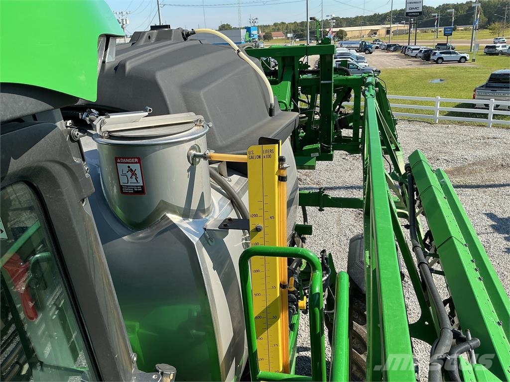 John Deere 412R Ťahané postrekovače