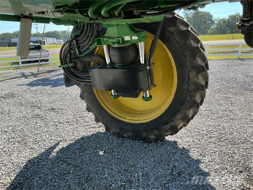 John Deere 412R Ťahané postrekovače