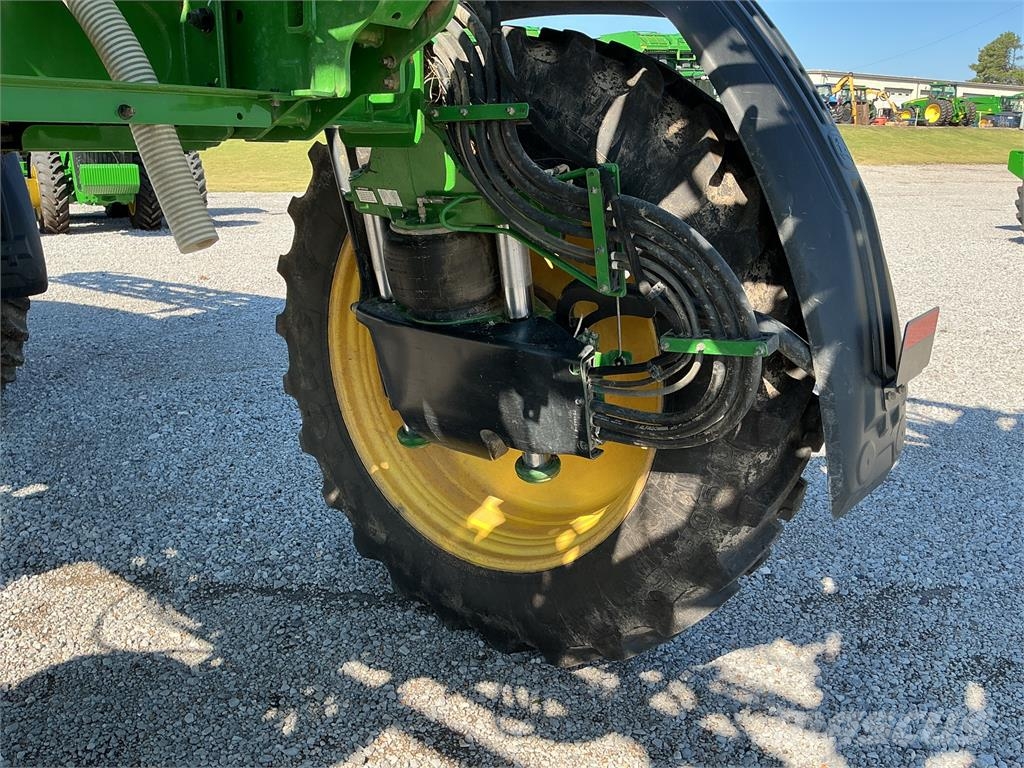 John Deere 412R Ťahané postrekovače
