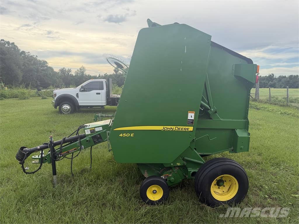 John Deere 450E 圆捆打捆机