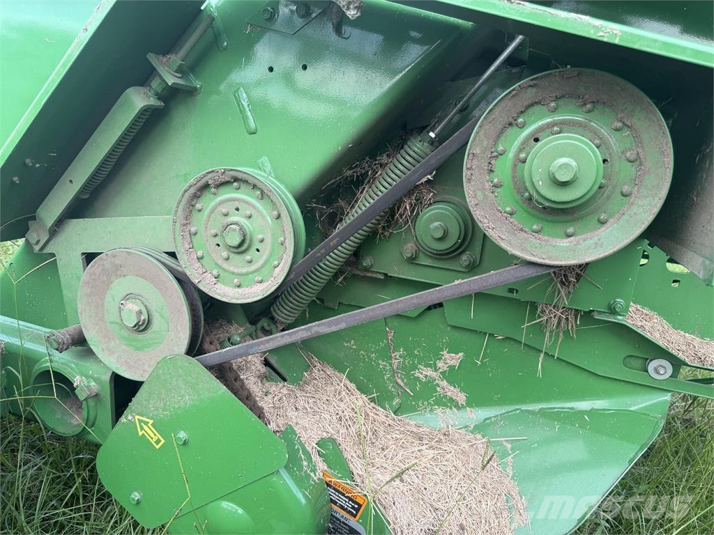 John Deere 450E 圆捆打捆机