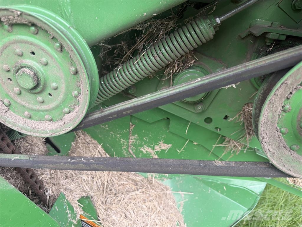 John Deere 450E 圆捆打捆机