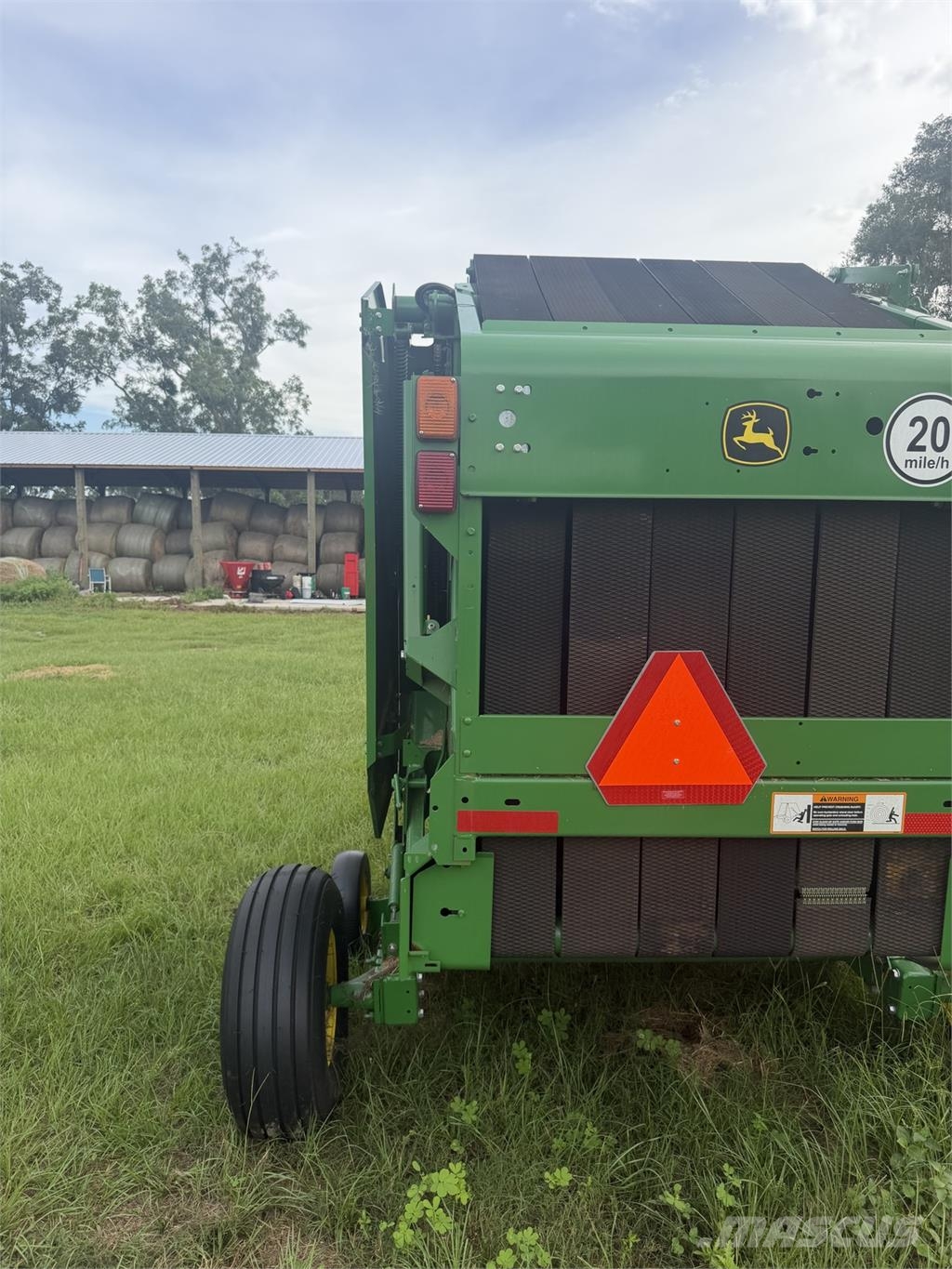 John Deere 450E 圆捆打捆机