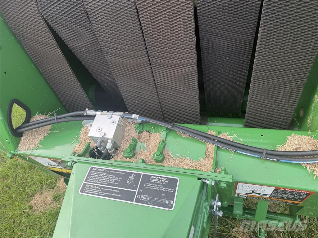 John Deere 450E 圆捆打捆机