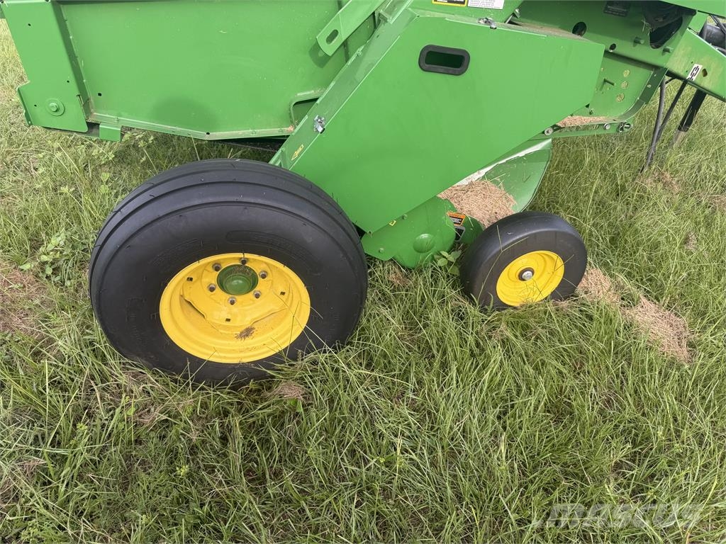 John Deere 450E 圆捆打捆机