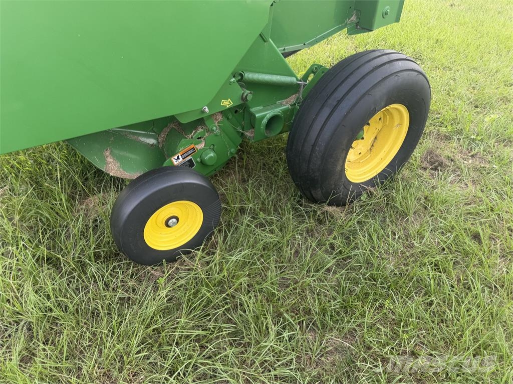 John Deere 450E 圆捆打捆机