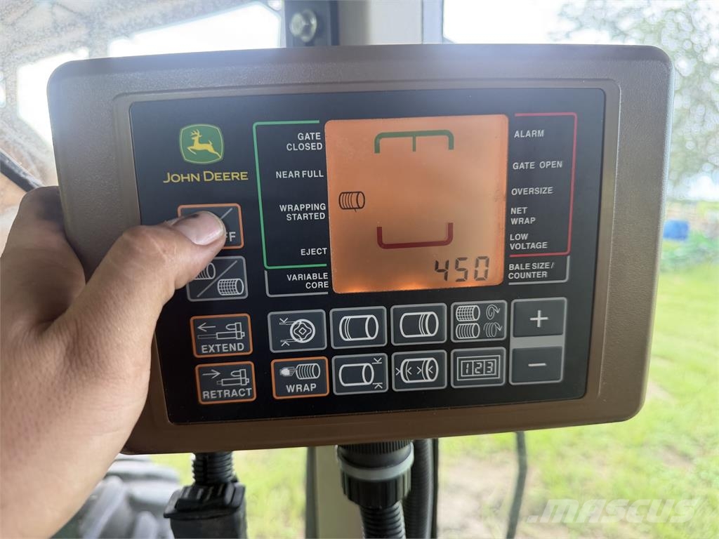 John Deere 450E 圆捆打捆机