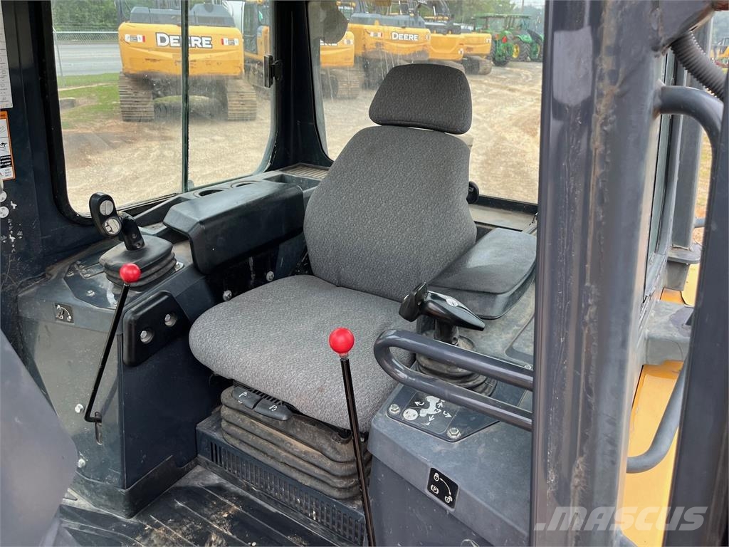 John Deere 450K Pásové dozéry