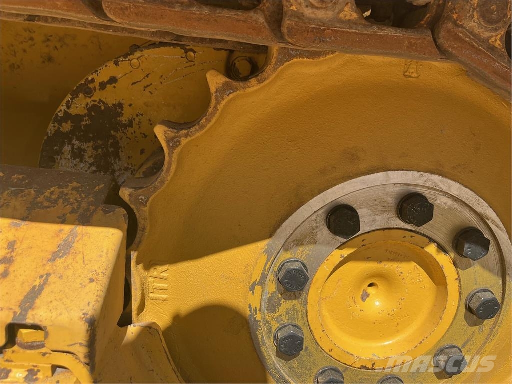 John Deere 450K Vikšriniai buldozeriai